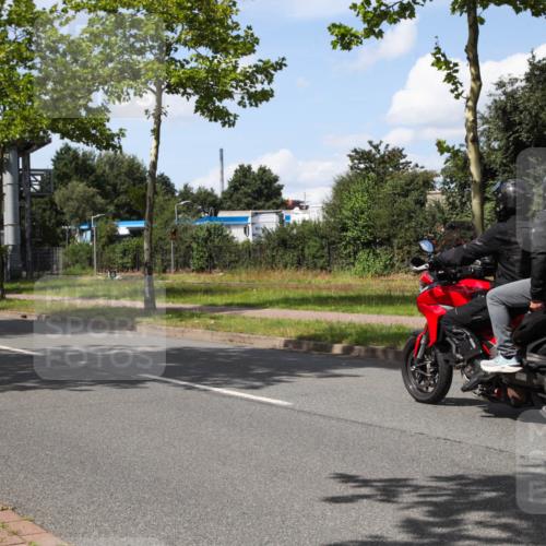 10.08.2025 - GEWOBA Citytriathlon Bremen Yannick Fuchs http://msf.ph/oto/8574663 10.08.2025 14:16:17 Radfahren 2, 23, 24, 31, 38, 46, 48, 57, 62, 63, 65, 92, 144 meine-sportfotos.de