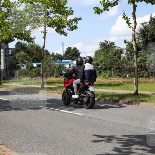 10.08.2025 - GEWOBA Citytriathlon Bremen Yannick Fuchs http://msf.ph/oto/8574664 10.08.2025 14:16:17 Radfahren 2, 23, 24, 31, 38, 46, 48, 57, 62, 63, 65, 92, 144 meine-sportfotos.de