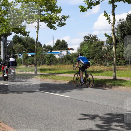 10.08.2025 - GEWOBA Citytriathlon Bremen Yannick Fuchs http://msf.ph/oto/8574666 10.08.2025 14:16:18 Radfahren 2, 23, 24, 31, 38, 46, 48, 57, 62, 63, 65, 92, 121, 144 meine-sportfotos.de