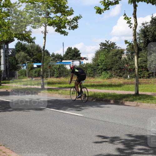 10.08.2025 - GEWOBA Citytriathlon Bremen Yannick Fuchs http://msf.ph/oto/8574679 10.08.2025 14:16:22 Radfahren 2, 23, 31, 38, 48, 57, 62, 63, 64, 65, 121, 144, 152, 173 meine-sportfotos.de