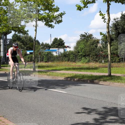 10.08.2025 - GEWOBA Citytriathlon Bremen Yannick Fuchs http://msf.ph/oto/8574690 10.08.2025 14:16:26 Radfahren 31, 38, 48, 57, 62, 63, 64, 65, 121, 144, 152, 173 meine-sportfotos.de