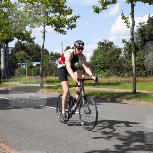 10.08.2025 - GEWOBA Citytriathlon Bremen Yannick Fuchs http://msf.ph/oto/8574691 10.08.2025 14:16:27 Radfahren 31, 38, 48, 57, 62, 63, 64, 65, 121, 144, 152, 173 meine-sportfotos.de