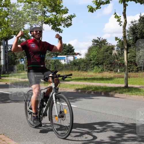 10.08.2025 - GEWOBA Citytriathlon Bremen Yannick Fuchs http://msf.ph/oto/8574695 10.08.2025 14:16:28 Radfahren 31, 38, 48, 57, 63, 64, 121, 144, 152, 173 meine-sportfotos.de