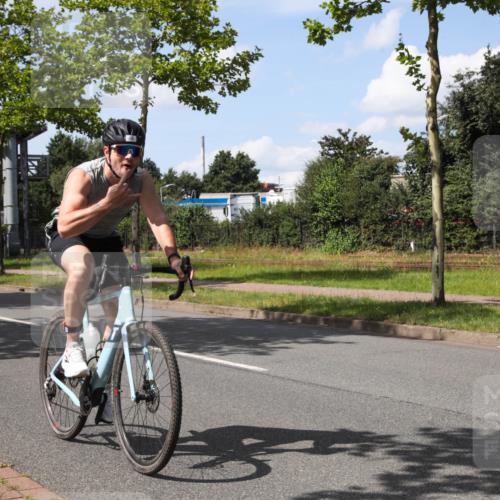 10.08.2025 - GEWOBA Citytriathlon Bremen Yannick Fuchs http://msf.ph/oto/8574721 10.08.2025 14:16:36 Radfahren 31, 57, 63, 64, 121, 144, 152, 173 meine-sportfotos.de