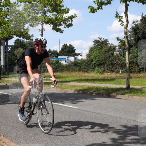 10.08.2025 - GEWOBA Citytriathlon Bremen Yannick Fuchs http://msf.ph/oto/8574786 10.08.2025 14:17:20 Radfahren 58, 136, 164, 304 meine-sportfotos.de