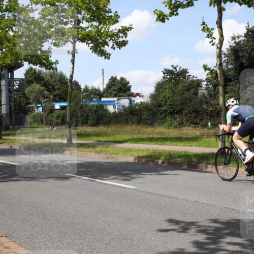 10.08.2025 - GEWOBA Citytriathlon Bremen Yannick Fuchs http://msf.ph/oto/8574834 10.08.2025 14:17:59 Radfahren 51, 91, 214, 240, 263 meine-sportfotos.de