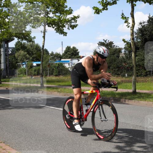 10.08.2025 - GEWOBA Citytriathlon Bremen Yannick Fuchs http://msf.ph/oto/8574841 10.08.2025 14:18:01 Radfahren 51, 91, 214, 240, 263 meine-sportfotos.de