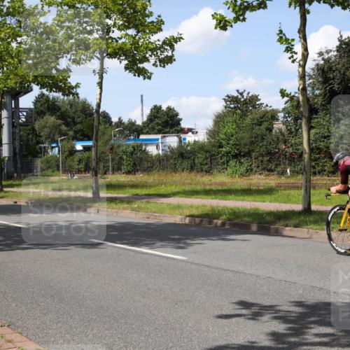 10.08.2025 - GEWOBA Citytriathlon Bremen Yannick Fuchs http://msf.ph/oto/8574868 10.08.2025 14:18:27 Radfahren 47, 75, 94, 100, 131, 147, 255, 295, 314 meine-sportfotos.de