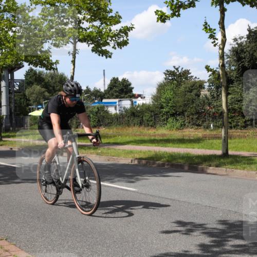 10.08.2025 - GEWOBA Citytriathlon Bremen Yannick Fuchs http://msf.ph/oto/8574872 10.08.2025 14:18:32 Radfahren 30, 47, 75, 94, 100, 131, 147, 255, 314 meine-sportfotos.de