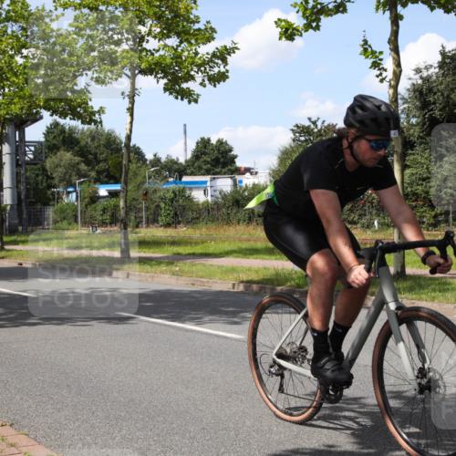 10.08.2025 - GEWOBA Citytriathlon Bremen Yannick Fuchs http://msf.ph/oto/8574873 10.08.2025 14:18:32 Radfahren 30, 47, 75, 94, 100, 131, 147, 255, 314 meine-sportfotos.de