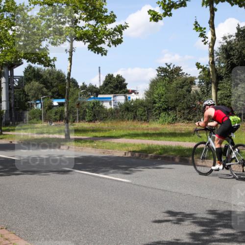 10.08.2025 - GEWOBA Citytriathlon Bremen Yannick Fuchs http://msf.ph/oto/8574874 10.08.2025 14:18:32 Radfahren 30, 47, 75, 94, 100, 131, 147, 255, 314 meine-sportfotos.de