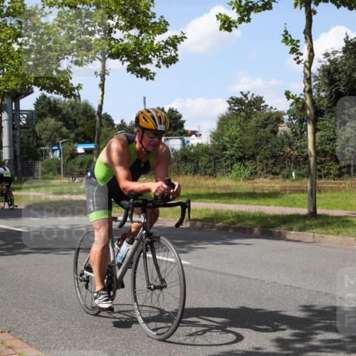 10.08.2025 - GEWOBA Citytriathlon Bremen Yannick Fuchs http://msf.ph/oto/8574883 10.08.2025 14:18:39 Radfahren 30, 47, 50, 81, 94, 100, 106, 131, 255, 314 meine-sportfotos.de