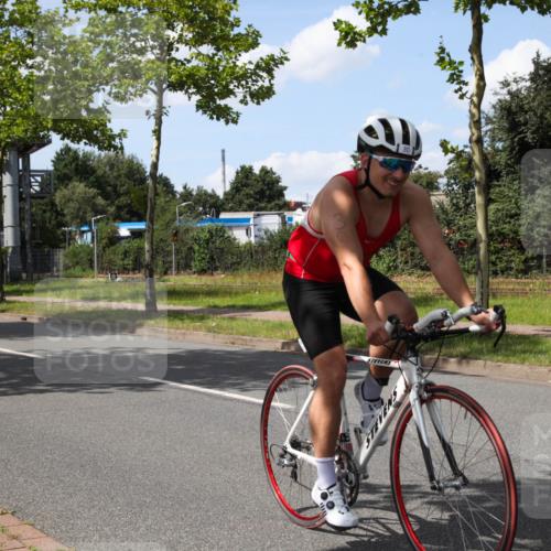 10.08.2025 - GEWOBA Citytriathlon Bremen Yannick Fuchs http://msf.ph/oto/8574886 10.08.2025 14:18:46 Radfahren 30, 50, 81, 106, 116, 131, 261, 264, 314 meine-sportfotos.de