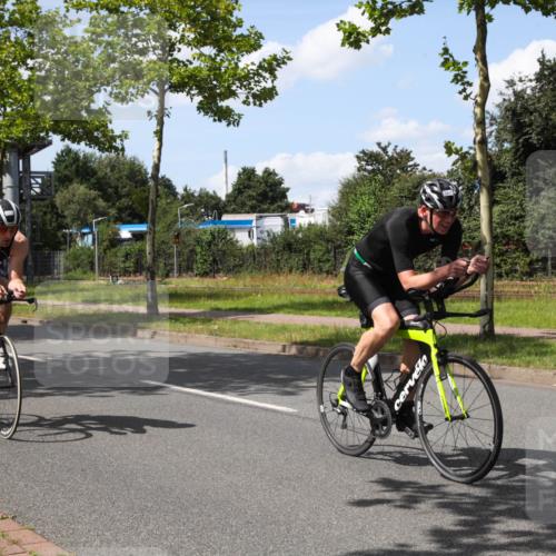 10.08.2025 - GEWOBA Citytriathlon Bremen Yannick Fuchs http://msf.ph/oto/8574897 10.08.2025 14:18:56 Radfahren 30, 50, 81, 101, 106, 116, 139, 261, 264 meine-sportfotos.de