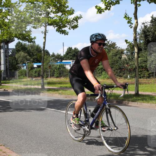 10.08.2025 - GEWOBA Citytriathlon Bremen Yannick Fuchs http://msf.ph/oto/8574911 10.08.2025 14:19:08 Radfahren 101, 116, 126, 139, 162, 201, 254, 261, 264 meine-sportfotos.de