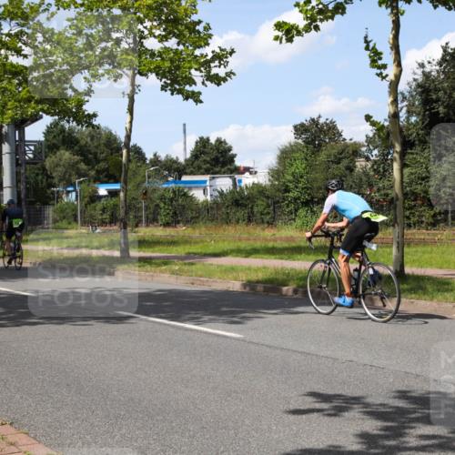 10.08.2025 - GEWOBA Citytriathlon Bremen Yannick Fuchs http://msf.ph/oto/8574919 10.08.2025 14:19:13 Radfahren 101, 124, 126, 139, 162, 201, 227, 239, 254 meine-sportfotos.de