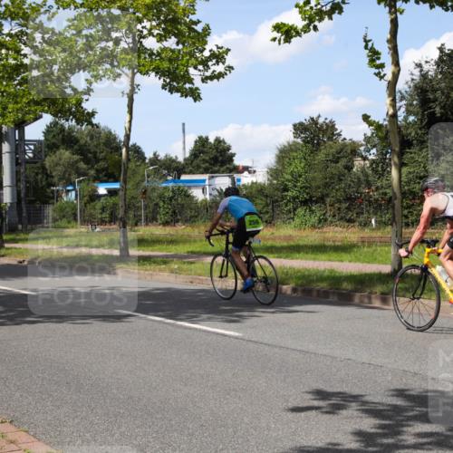 10.08.2025 - GEWOBA Citytriathlon Bremen Yannick Fuchs http://msf.ph/oto/8574920 10.08.2025 14:19:13 Radfahren 101, 124, 126, 139, 162, 201, 227, 239, 254 meine-sportfotos.de