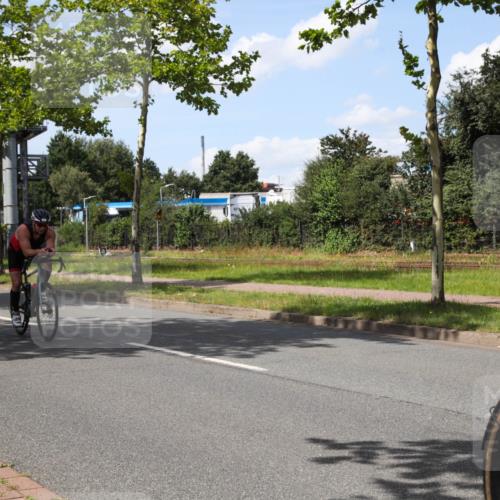 10.08.2025 - GEWOBA Citytriathlon Bremen Yannick Fuchs http://msf.ph/oto/8574932 10.08.2025 14:19:22 Radfahren 124, 126, 162, 201, 227, 239, 254 meine-sportfotos.de