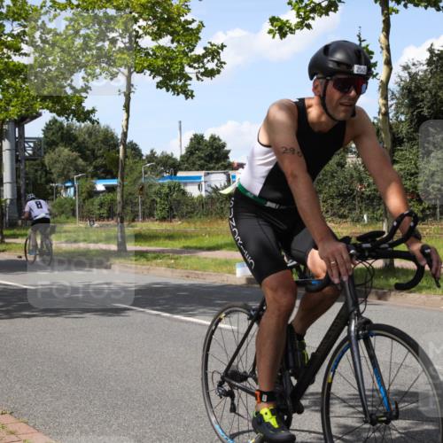 10.08.2025 - GEWOBA Citytriathlon Bremen Yannick Fuchs http://msf.ph/oto/8574952 10.08.2025 14:19:28 Radfahren 84, 124, 126, 162, 201, 227, 239, 254 meine-sportfotos.de