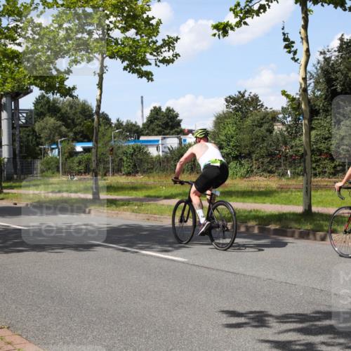 10.08.2025 - GEWOBA Citytriathlon Bremen Yannick Fuchs http://msf.ph/oto/8575004 10.08.2025 14:20:01 Radfahren 18, 36, 130, 195, 238, 256, 257 meine-sportfotos.de