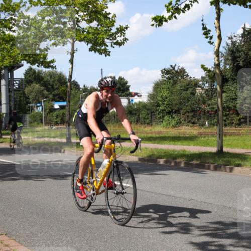 10.08.2025 - GEWOBA Citytriathlon Bremen Yannick Fuchs http://msf.ph/oto/8575008 10.08.2025 14:20:05 Radfahren 18, 36, 52, 130, 195, 197, 238, 256, 257 meine-sportfotos.de