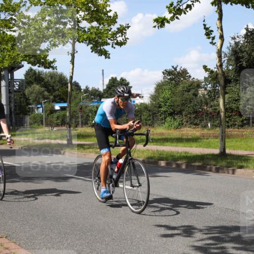 10.08.2025 - GEWOBA Citytriathlon Bremen Yannick Fuchs http://msf.ph/oto/8575009 10.08.2025 14:20:06 Radfahren 18, 36, 52, 130, 195, 197, 238, 256, 257 meine-sportfotos.de
