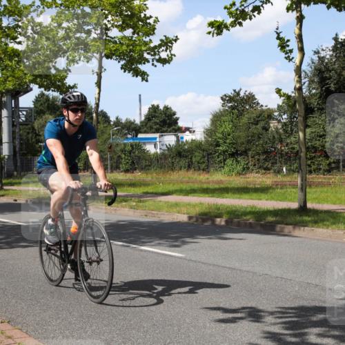 10.08.2025 - GEWOBA Citytriathlon Bremen Yannick Fuchs http://msf.ph/oto/8575020 10.08.2025 14:20:23 Radfahren 28, 29, 35, 52, 67, 80, 197 meine-sportfotos.de