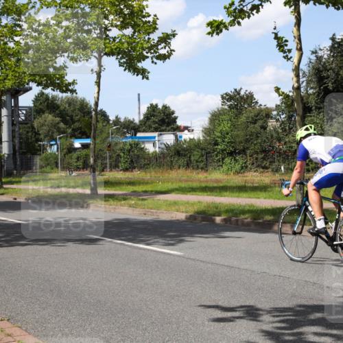 10.08.2025 - GEWOBA Citytriathlon Bremen Yannick Fuchs http://msf.ph/oto/8575022 10.08.2025 14:20:29 Radfahren 11, 28, 29, 35, 52, 67, 69, 80, 197, 229, 274 meine-sportfotos.de