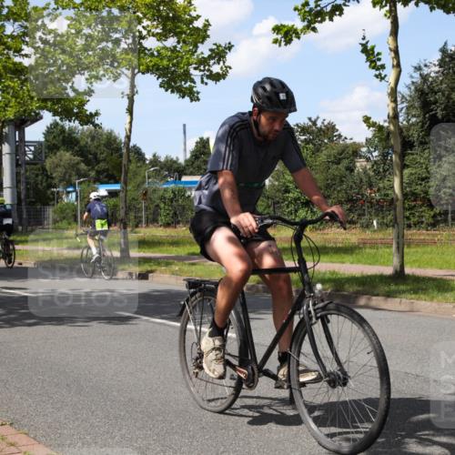 10.08.2025 - GEWOBA Citytriathlon Bremen Yannick Fuchs http://msf.ph/oto/8575031 10.08.2025 14:20:36 Radfahren 11, 28, 35, 67, 69, 80, 216, 229, 272, 274, 281, 312 meine-sportfotos.de