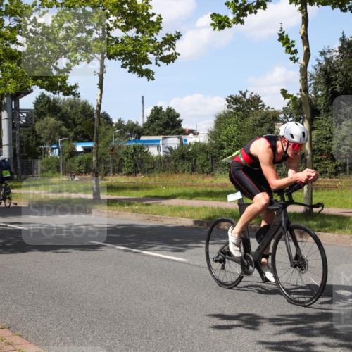 10.08.2025 - GEWOBA Citytriathlon Bremen Yannick Fuchs http://msf.ph/oto/8575032 10.08.2025 14:20:37 Radfahren 11, 28, 35, 56, 67, 69, 80, 216, 229, 272, 274, 281, 312 meine-sportfotos.de