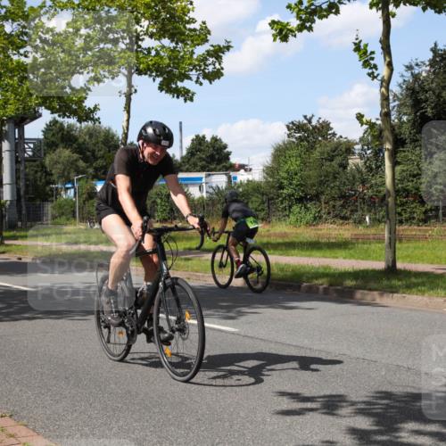 10.08.2025 - GEWOBA Citytriathlon Bremen Yannick Fuchs http://msf.ph/oto/8575046 10.08.2025 14:20:49 Radfahren 11, 56, 61, 69, 73, 110, 142, 145, 157, 216, 229, 266, 272, 274, 281, 312 meine-sportfotos.de
