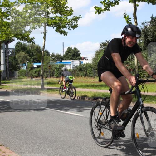 10.08.2025 - GEWOBA Citytriathlon Bremen Yannick Fuchs http://msf.ph/oto/8575047 10.08.2025 14:20:50 Radfahren 11, 56, 61, 69, 73, 110, 142, 145, 157, 191, 216, 229, 266, 272, 281, 312 meine-sportfotos.de
