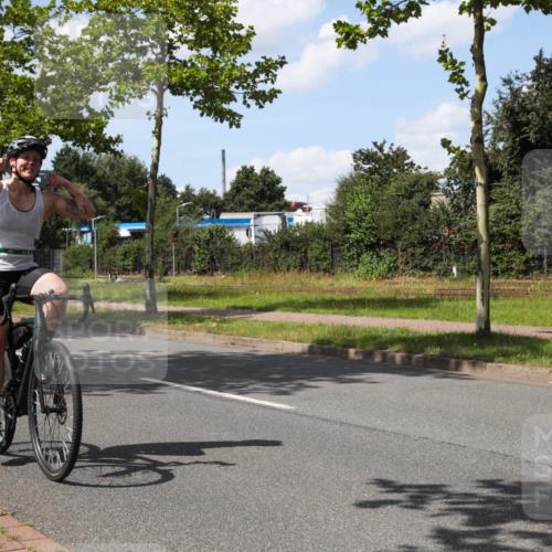 10.08.2025 - GEWOBA Citytriathlon Bremen Yannick Fuchs http://msf.ph/oto/8575048 10.08.2025 14:20:52 Radfahren 11, 19, 56, 61, 69, 73, 110, 142, 145, 157, 191, 216, 229, 266, 272, 281, 312 meine-sportfotos.de