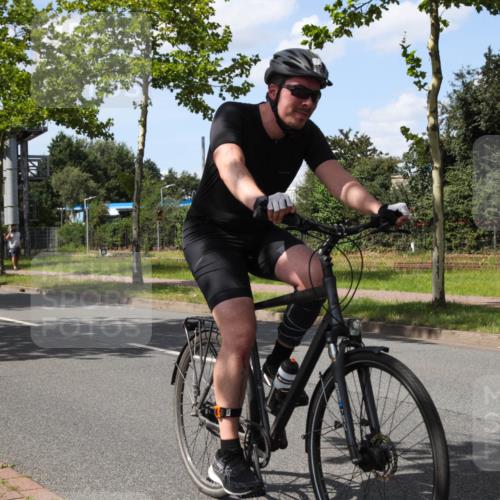 10.08.2025 - GEWOBA Citytriathlon Bremen Yannick Fuchs http://msf.ph/oto/8575052 10.08.2025 14:20:54 Radfahren 19, 56, 61, 73, 110, 142, 145, 157, 191, 216, 229, 266, 272, 281, 312 meine-sportfotos.de