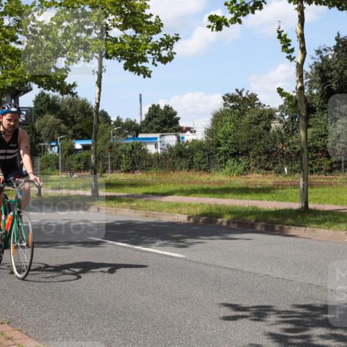 10.08.2025 - GEWOBA Citytriathlon Bremen Yannick Fuchs http://msf.ph/oto/8575054 10.08.2025 14:20:57 Radfahren 19, 56, 61, 73, 110, 142, 145, 157, 191, 266, 272, 281, 312 meine-sportfotos.de