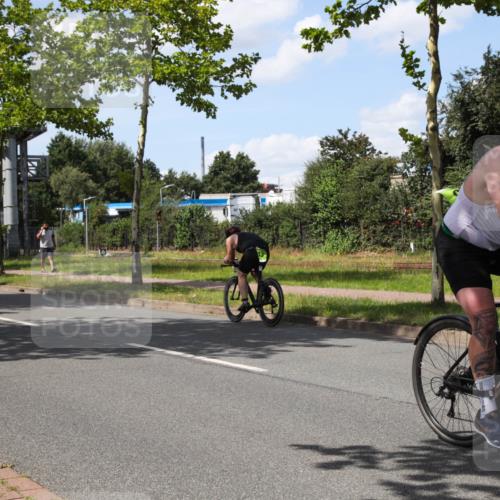 10.08.2025 - GEWOBA Citytriathlon Bremen Yannick Fuchs http://msf.ph/oto/8575057 10.08.2025 14:20:58 Radfahren 19, 56, 61, 73, 110, 142, 145, 157, 191, 266, 272, 312 meine-sportfotos.de