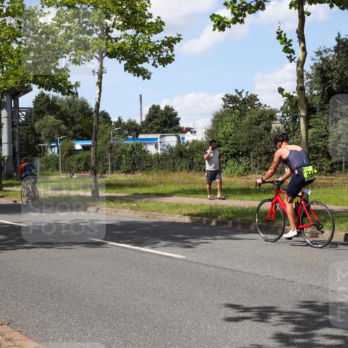 10.08.2025 - GEWOBA Citytriathlon Bremen Yannick Fuchs http://msf.ph/oto/8575077 10.08.2025 14:21:14 Radfahren 6, 19, 191 meine-sportfotos.de