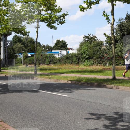 10.08.2025 - GEWOBA Citytriathlon Bremen Yannick Fuchs http://msf.ph/oto/8575082 10.08.2025 14:21:19 Radfahren 6, 177 meine-sportfotos.de
