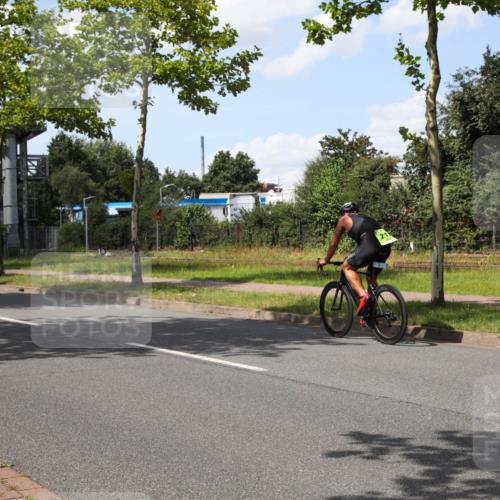 10.08.2025 - GEWOBA Citytriathlon Bremen Yannick Fuchs http://msf.ph/oto/8575096 10.08.2025 14:21:22 Radfahren 6, 177 meine-sportfotos.de