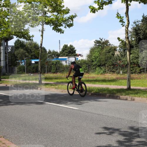 10.08.2025 - GEWOBA Citytriathlon Bremen Yannick Fuchs http://msf.ph/oto/8575097 10.08.2025 14:21:23 Radfahren 6, 177 meine-sportfotos.de