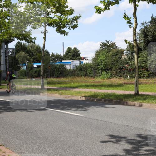10.08.2025 - GEWOBA Citytriathlon Bremen Yannick Fuchs http://msf.ph/oto/8575101 10.08.2025 14:21:24 Radfahren 6, 177 meine-sportfotos.de