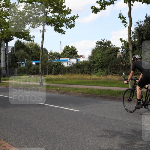 10.08.2025 - GEWOBA Citytriathlon Bremen Yannick Fuchs http://msf.ph/oto/8575109 10.08.2025 14:21:27 Radfahren 9, 177 meine-sportfotos.de
