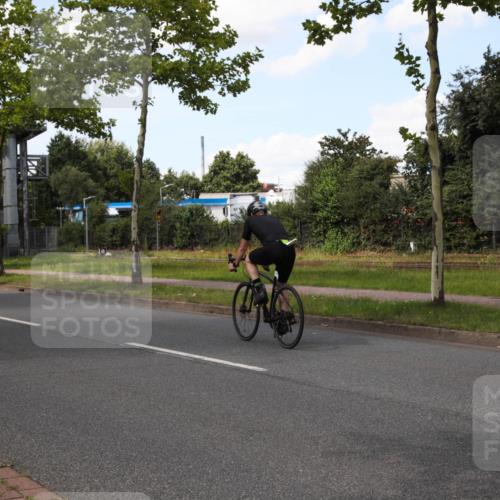 10.08.2025 - GEWOBA Citytriathlon Bremen Yannick Fuchs http://msf.ph/oto/8575110 10.08.2025 14:21:27 Radfahren 9, 177 meine-sportfotos.de