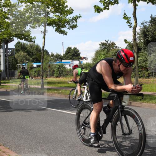 10.08.2025 - GEWOBA Citytriathlon Bremen Yannick Fuchs http://msf.ph/oto/8575127 10.08.2025 14:21:55 Radfahren 160, 211, 253, 283, 334 meine-sportfotos.de