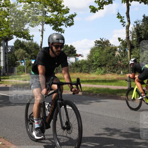 10.08.2025 - GEWOBA Citytriathlon Bremen Yannick Fuchs http://msf.ph/oto/8575131 10.08.2025 14:21:57 Radfahren 160, 211, 253, 283 meine-sportfotos.de