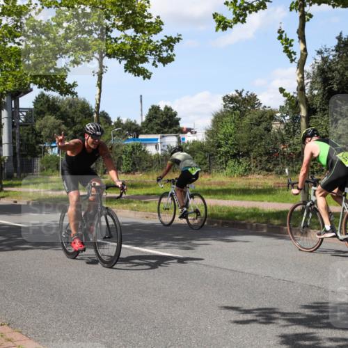 10.08.2025 - GEWOBA Citytriathlon Bremen Yannick Fuchs http://msf.ph/oto/8575166 10.08.2025 14:22:15 Radfahren 109, 186, 215, 217, 224, 253, 258, 262 meine-sportfotos.de