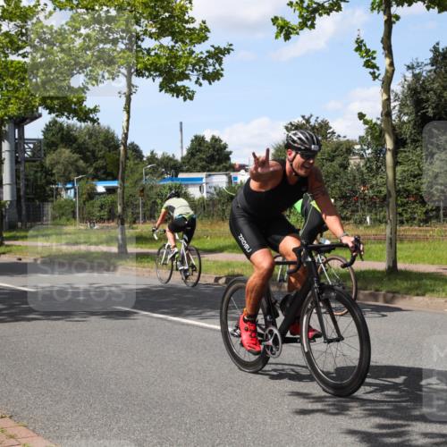 10.08.2025 - GEWOBA Citytriathlon Bremen Yannick Fuchs http://msf.ph/oto/8575167 10.08.2025 14:22:15 Radfahren 109, 186, 215, 217, 224, 253, 258, 262 meine-sportfotos.de