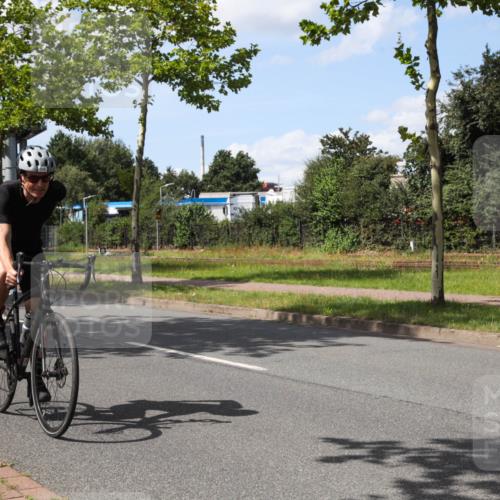 10.08.2025 - GEWOBA Citytriathlon Bremen Yannick Fuchs http://msf.ph/oto/8575191 10.08.2025 14:22:24 Radfahren 109, 186, 215, 217, 224, 242, 259, 262 meine-sportfotos.de
