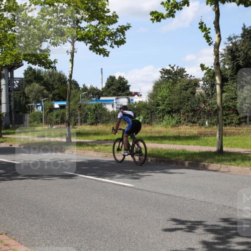 10.08.2025 - GEWOBA Citytriathlon Bremen Yannick Fuchs http://msf.ph/oto/8575199 10.08.2025 14:22:29 Radfahren 186, 215, 217, 242, 259, 262 meine-sportfotos.de