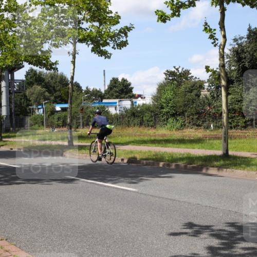10.08.2025 - GEWOBA Citytriathlon Bremen Yannick Fuchs http://msf.ph/oto/8575210 10.08.2025 14:22:39 Radfahren 86, 204, 217, 242, 259, 280, 297, 427 meine-sportfotos.de
